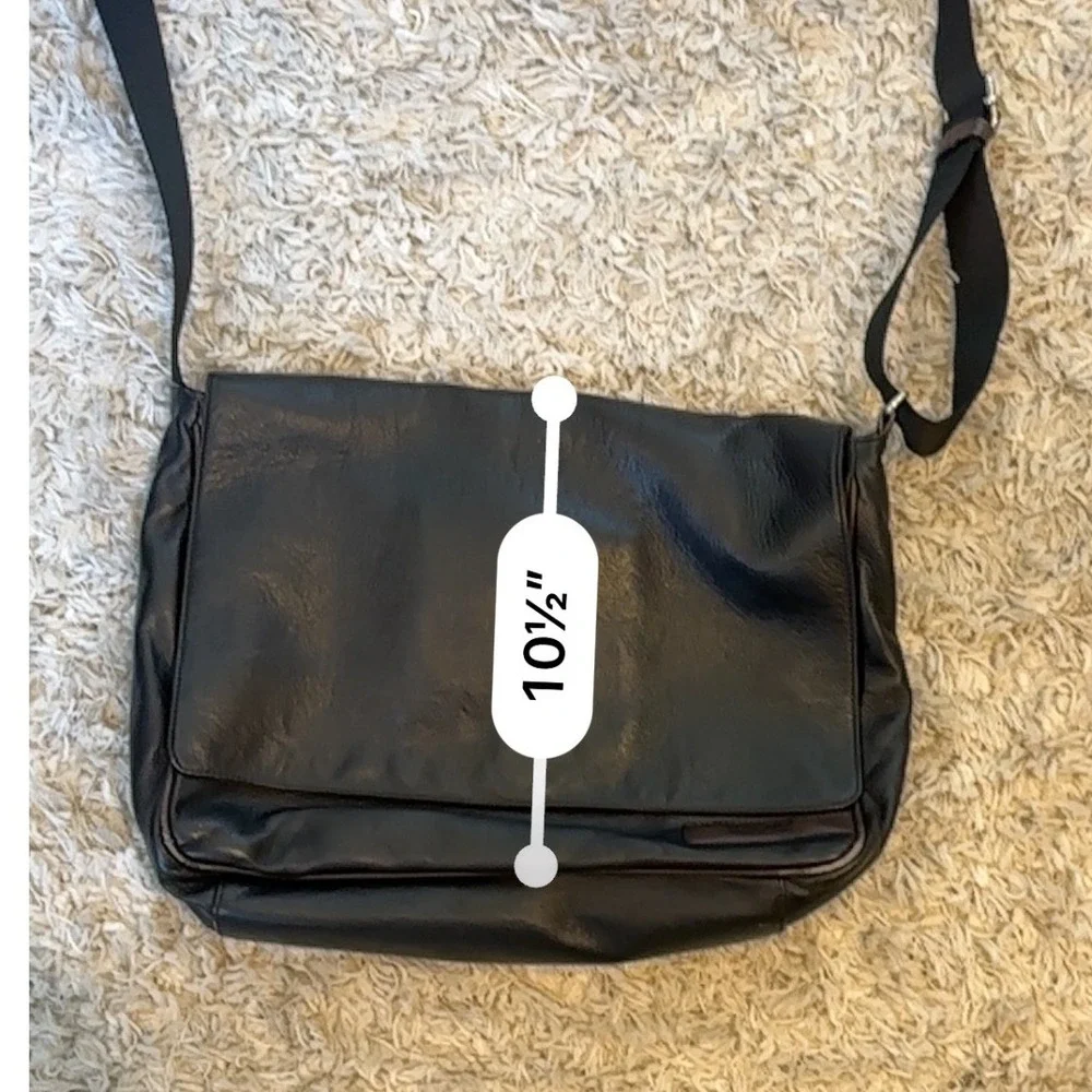Tuscan's Black Pebbled Leather Messenger Bag Adjustable Crossbody Italy